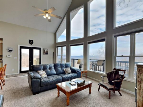 Kickback Kabin, 3 Bedrooms, Deck, Hot Tub, Pool Access, Sleeps 6